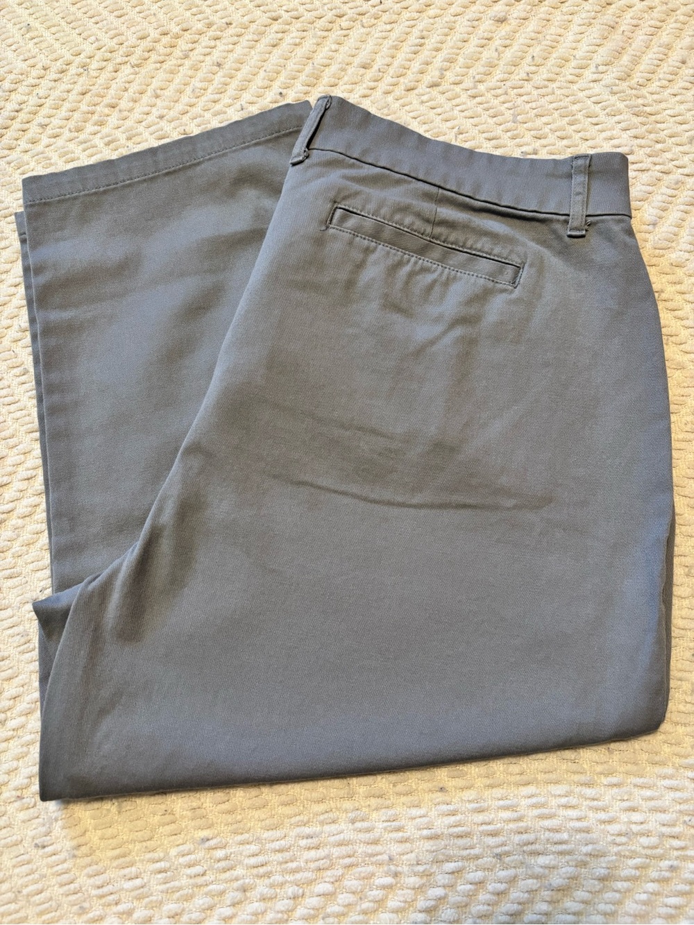 Women’s Croft and Barrow Capris in Slate Gray- 16